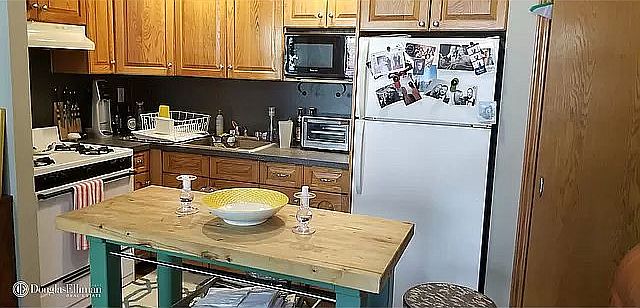 2nd image of 282 Bedford Ave #2