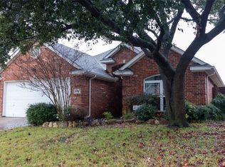 6932 Day Dr, Fort Worth, TX 76132