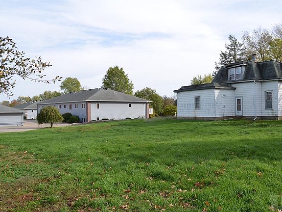 5th image of 809 15th Ave E