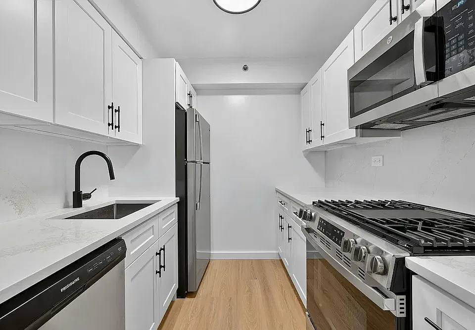 218 Myrtle Ave #3C