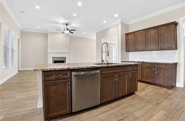 103 Cypress Park Ln — Photo 8