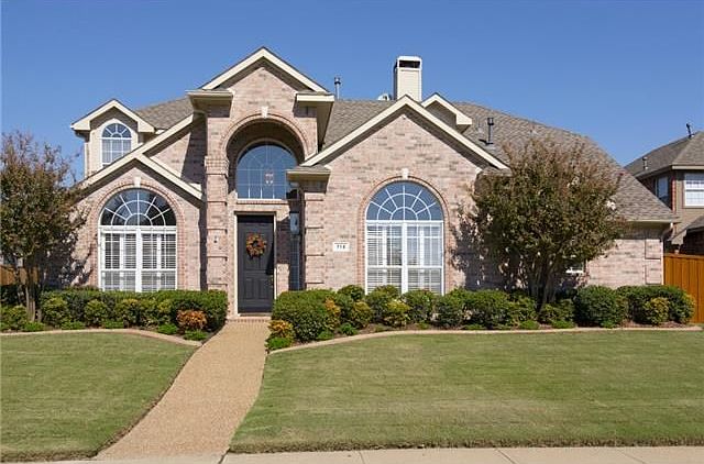 1st image of 718 Graywood Ln