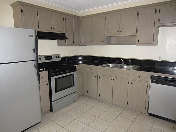 4th image of 4005D Camellia Dr S #0