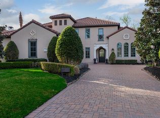 19 Camelot Oaks Ct, The Woodlands, TX 77382