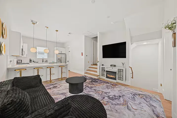 1208 Moody - 1 — Photo 2