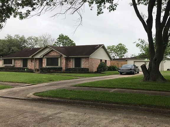 2nd image of 15327 Ridingwood Dr