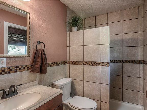 3rd image of 8519 Meadowlark Dr