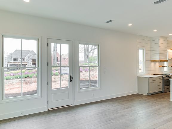 2nd image of 290 Heatherden Ave #Eetrqc