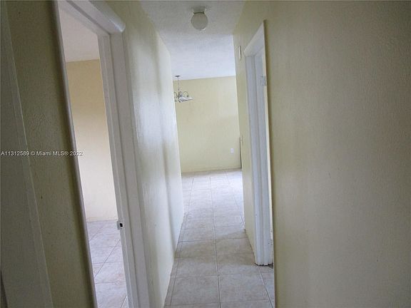 4th image of 450 NE 168th Ter #0