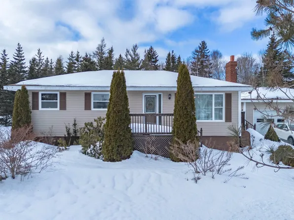 16 Braylee Ct, Cape Breton, NS B1H 5S5