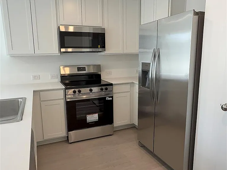 331 Parkin Ct — Photo 2