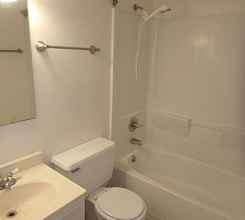 4th image of 1612 Anthony St APT 05