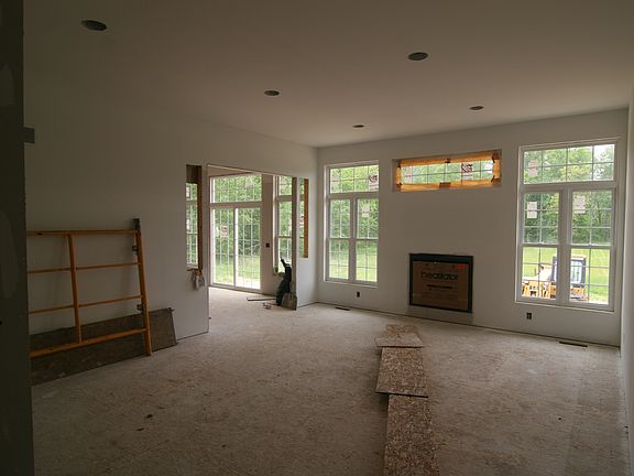 5th image of 2240 Lost Oak Ct.