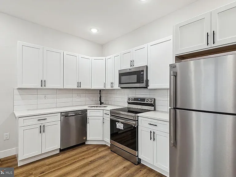 2 bed, $1,599 — Photo 2