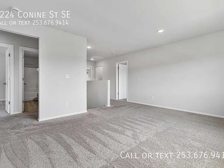 9224 Conine St SE — Photo 15