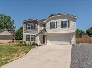 1951 Darwick Rd, Winston Salem, NC 27127