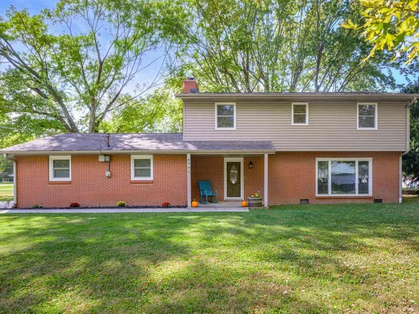 8701 W Tulip Tree Dr, Muncie, IN 47304