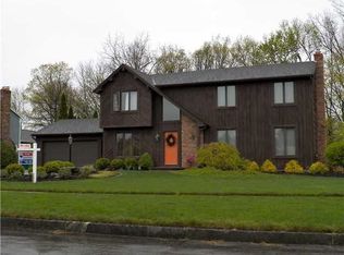 166 Brandywine Ln, Rochester, NY 14618