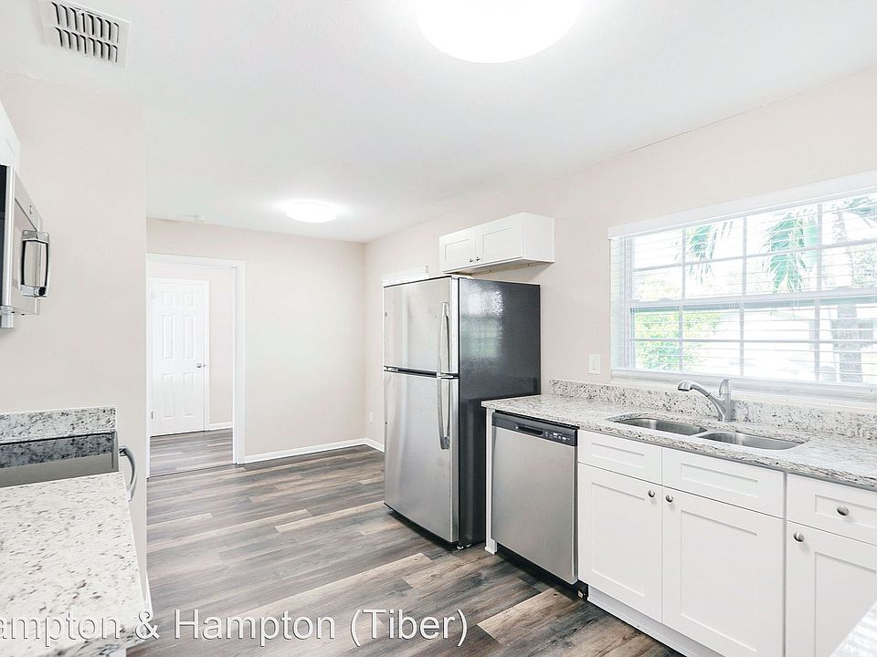 1st image of 1305 Hamlin Dr