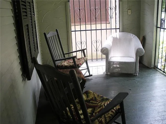 1627 S Carrollton Ave — Photo 2