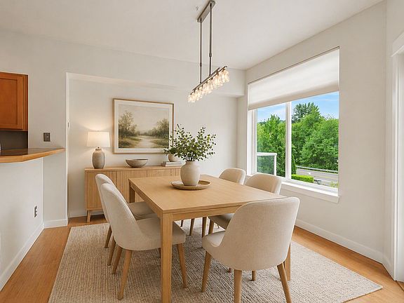 4th image of 3500 E Lake Sammamish Pkwy SE Unit 2-103