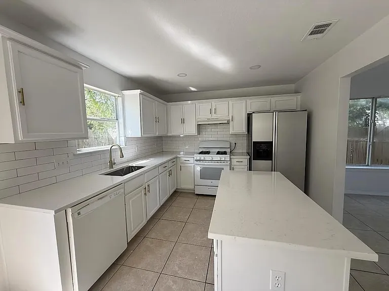 2324 Friarcreek Loop — Photo 5
