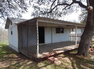 905 S 1st St, Bangs, TX 76823