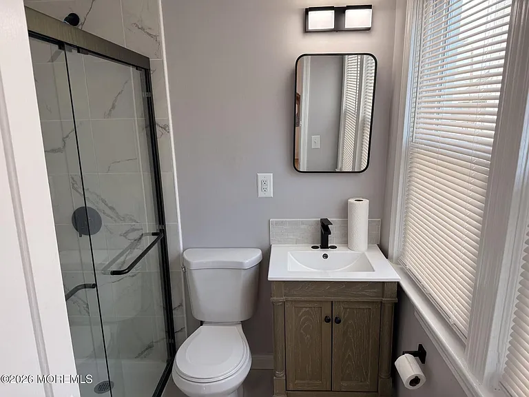 1005 Main St #3 — Photo 8