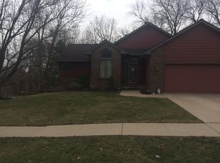 1805 Hidden Hollow Ln NW, Cedar Rapids, IA 52405