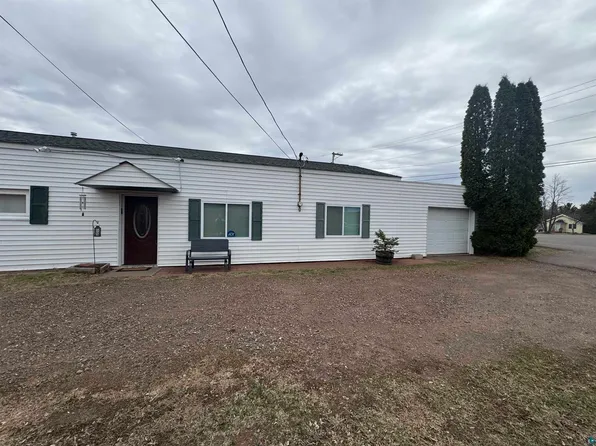406 4th St, Moose Lake, MN 55767