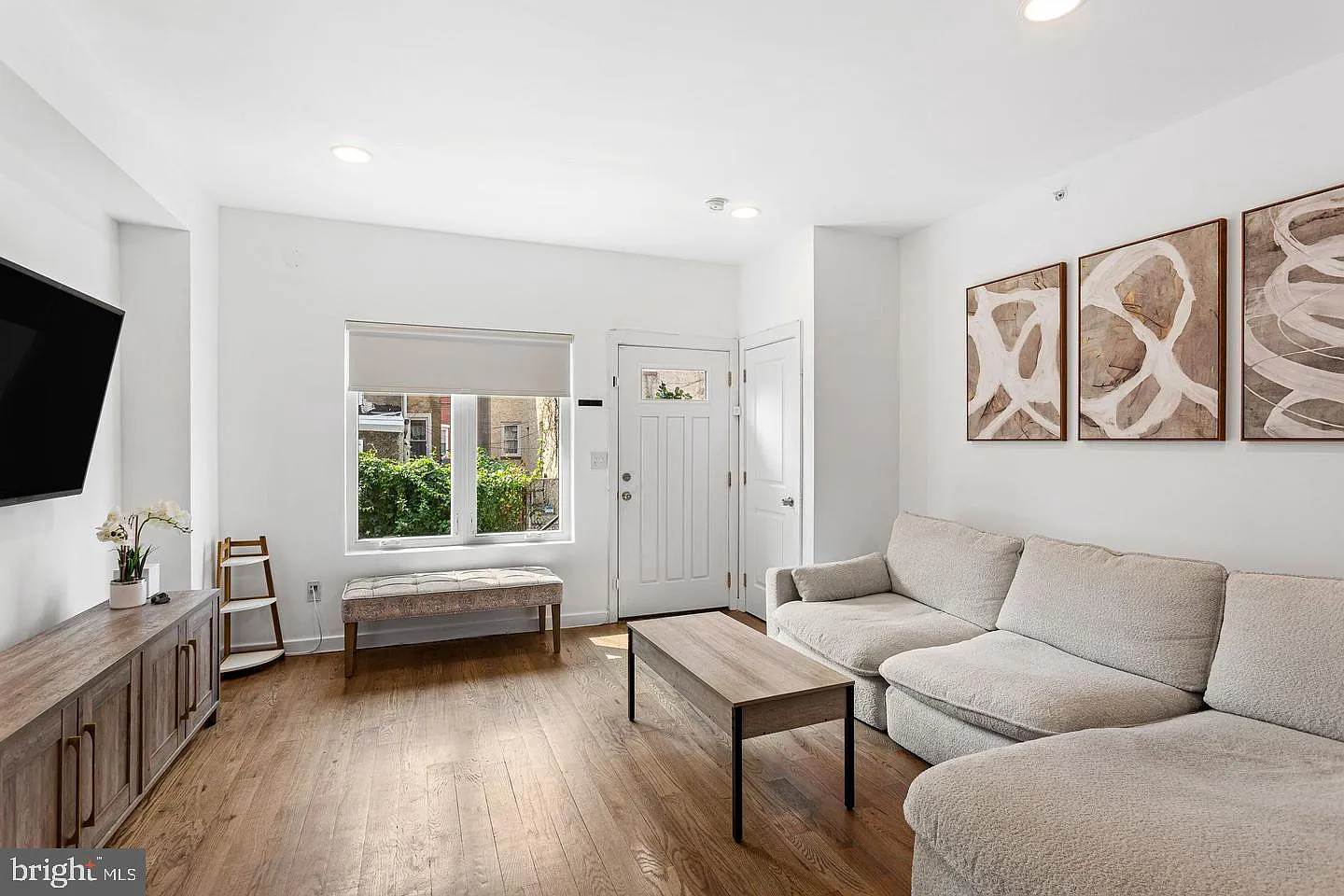 3 bed, 2.5 bath, 1788 sqft, $3,250 — Photo 4