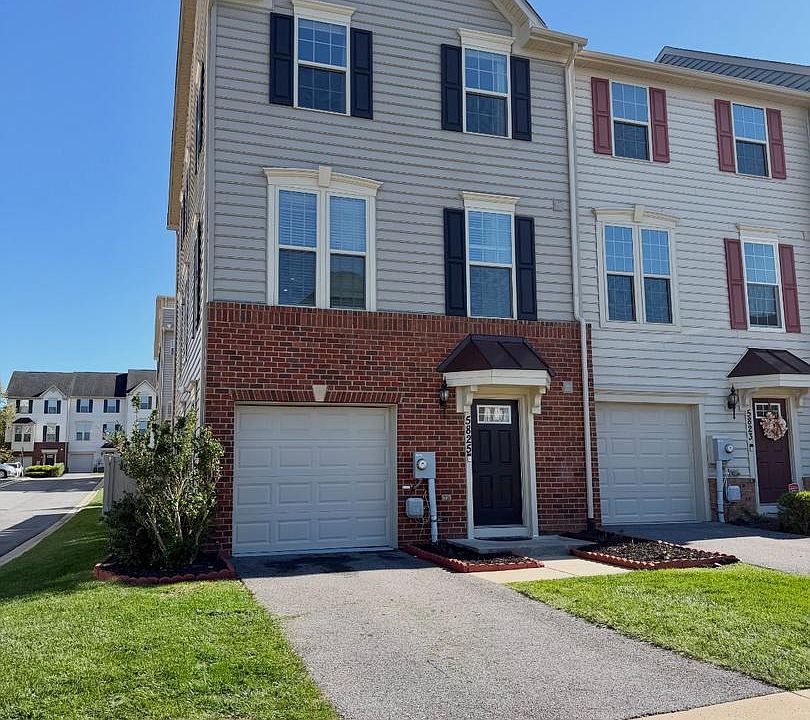 1st image of 5825 Rochefort St
