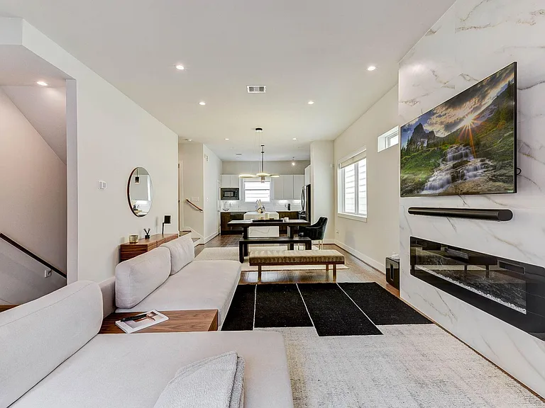 5857 Dolores St — Photo 16