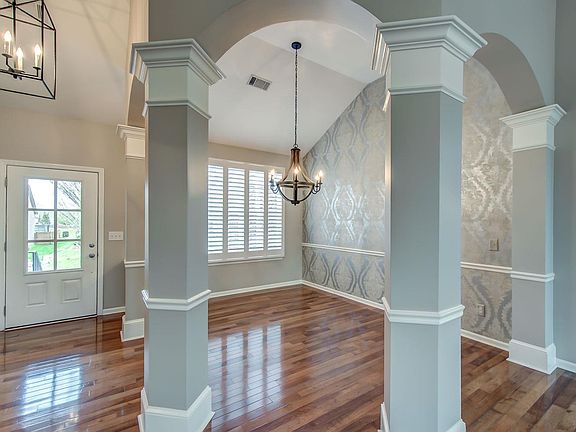 2nd image of 8917 Macauley Ln