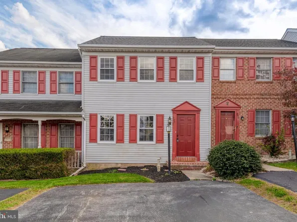 240 Robin Hill Cir, York, PA 17404