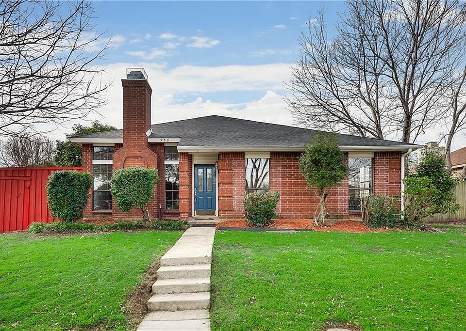 1st image of 986 Acorn Dr