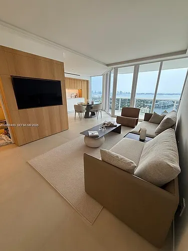 4775 Collins Ave Photo 1