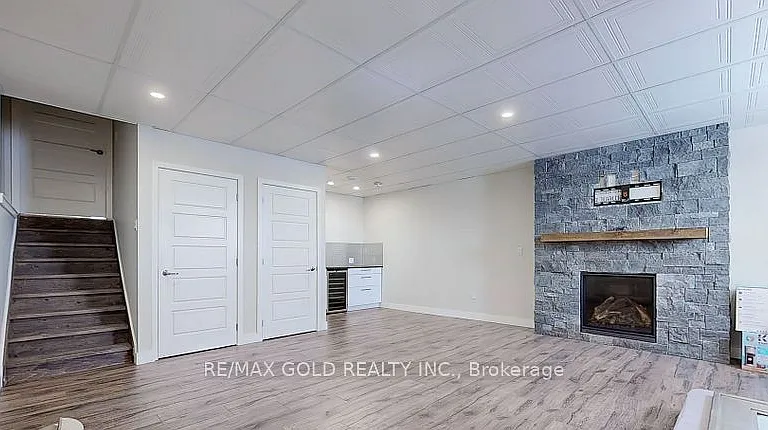 997 West Village Sq — Photo 37