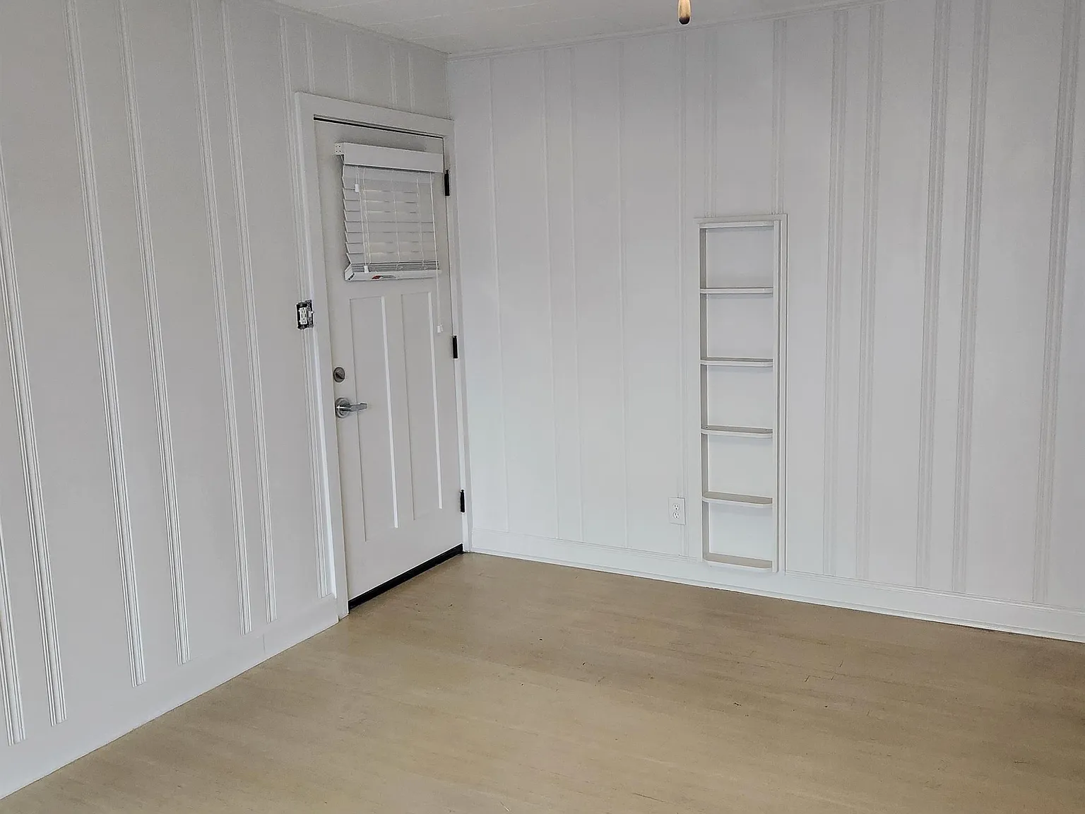 151 S Green St - 4 — Photo 4