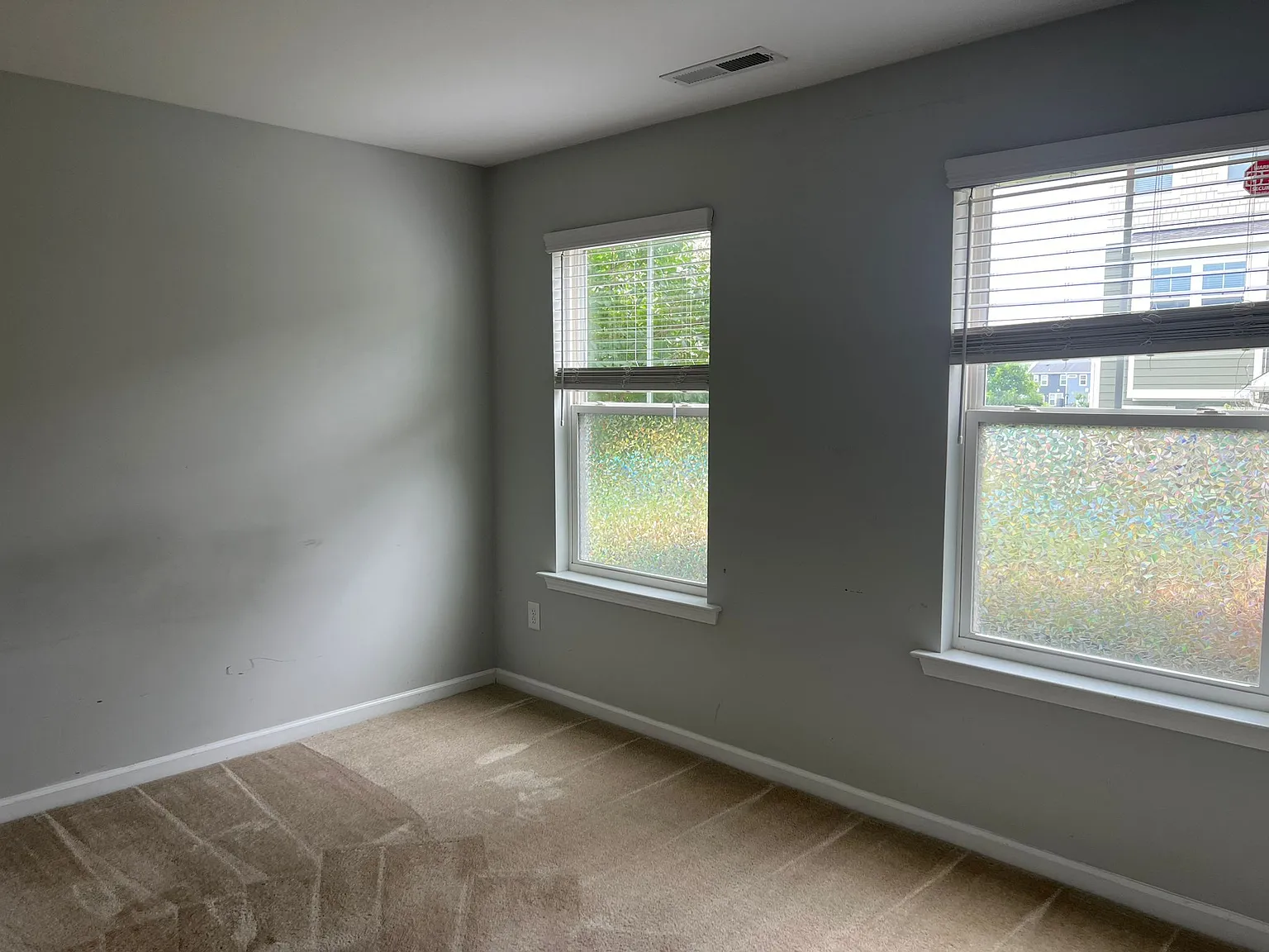 3 bed, 3.5 bath, 1800 sqft, $1,900 — Photo 4