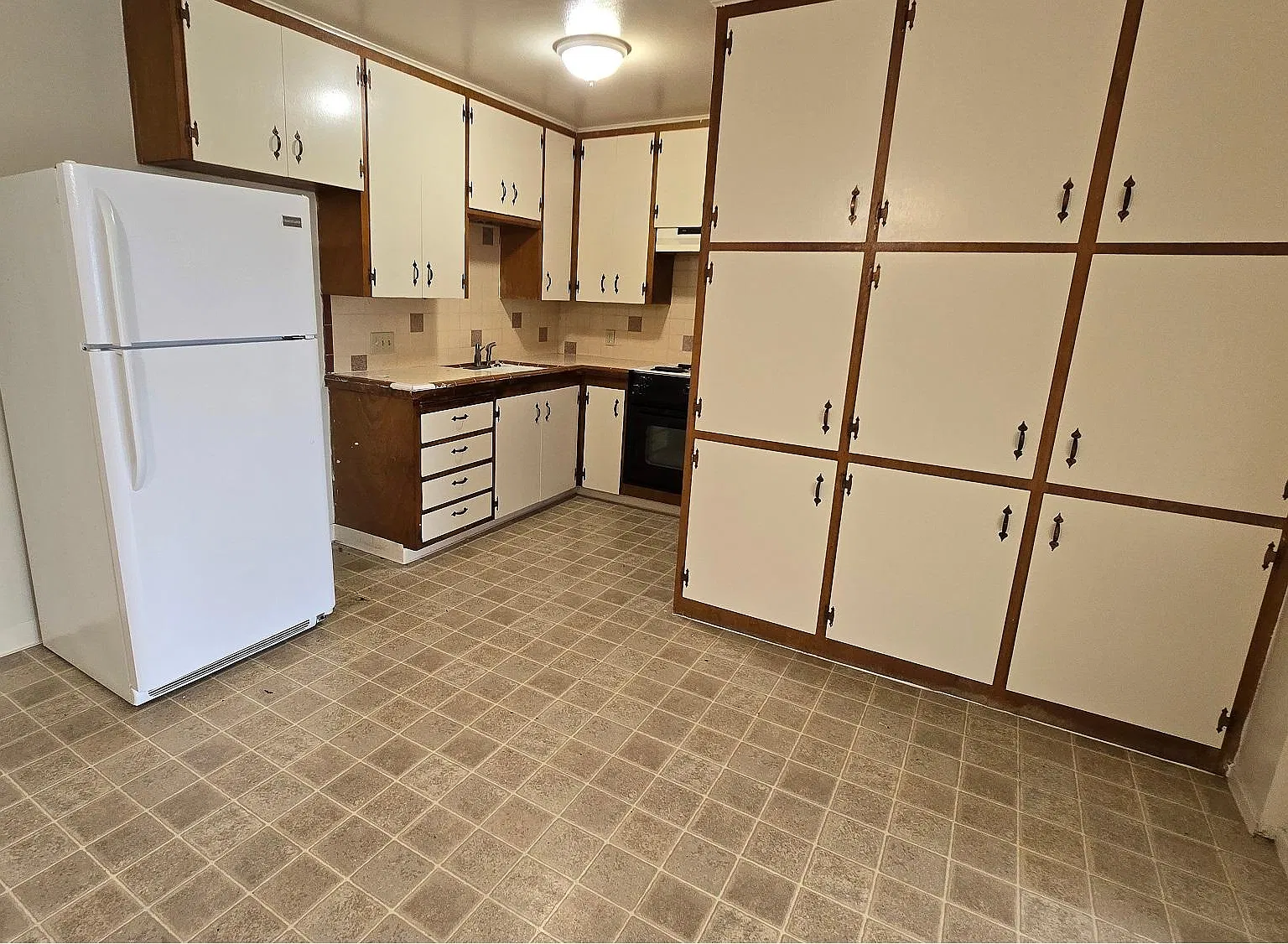 1 bed, $1,050 — Photo 4