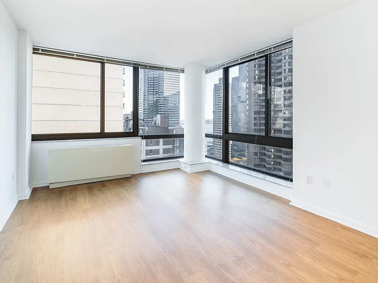 300 E 39th St #10J — Photo 24