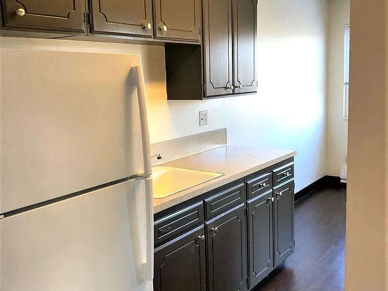 Hill Town Apartments — Photo 20