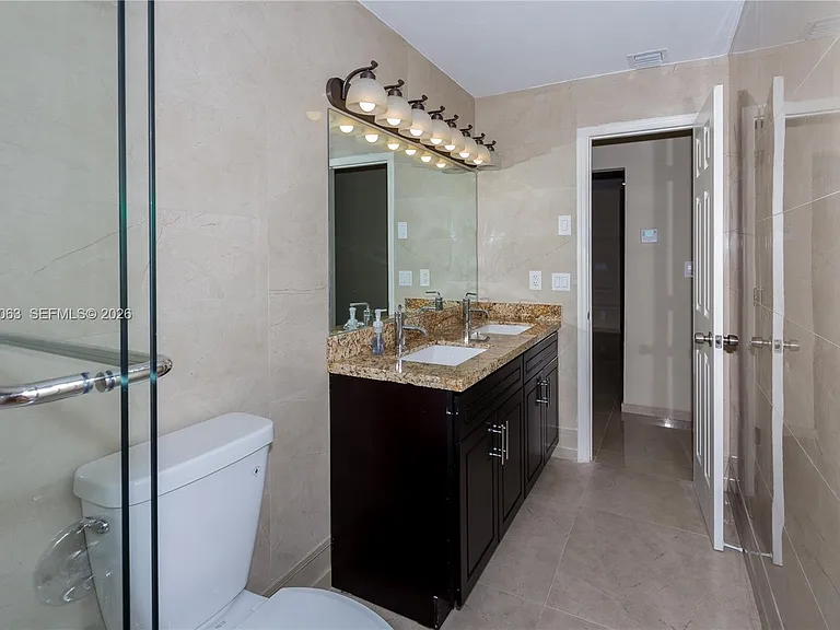 16641 Royal Poinciana Dr — Photo 30