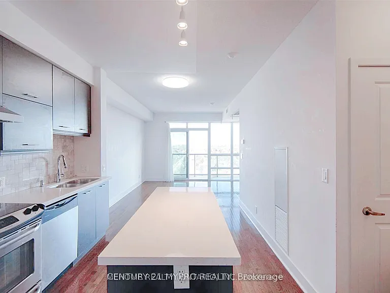 26 Norton Ave #1605 — Photo 6