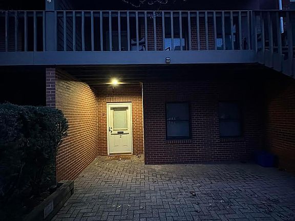 3rd image of 704 Bellefonte St APT 2
