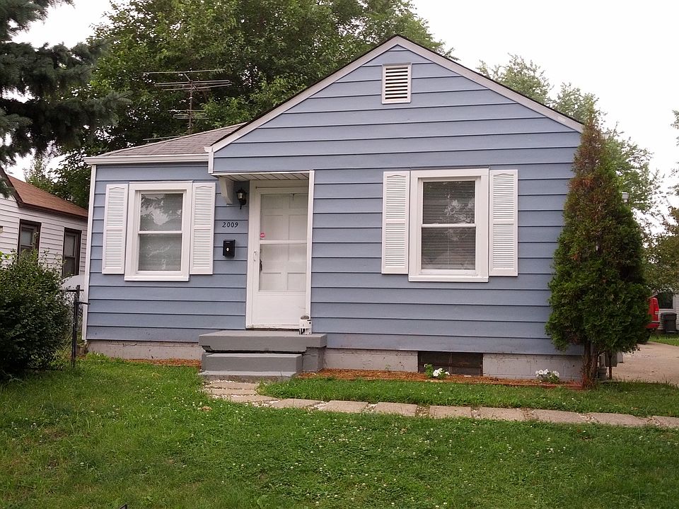 1st image of 2009 E Legrande Ave