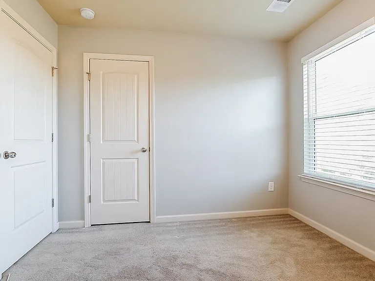 494 Lobdale Falls Dr — Photo 10
