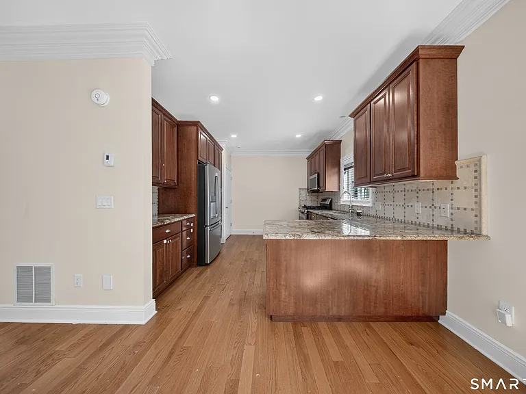 88 Maple Tree Ave #E — Photo 6