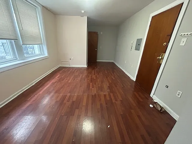 Studio, $890 — Photo 2